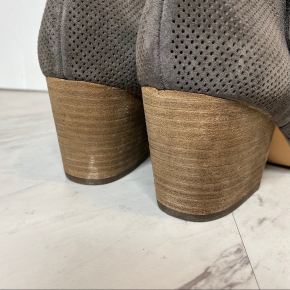 New! Vince Camuto Nethera Perforated Suede Gray Boot 11M - Picture 13 of 16